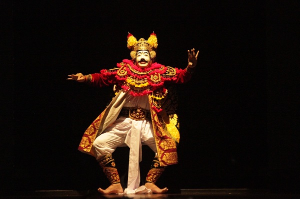 Walikota Jaya Negara Tarikan Topeng Arsa Wijaya Buka Gelaran Denfest ke-14, Simbol Kemenangan Harapan, Program Padat Karya Berbasis Seni Budaya 