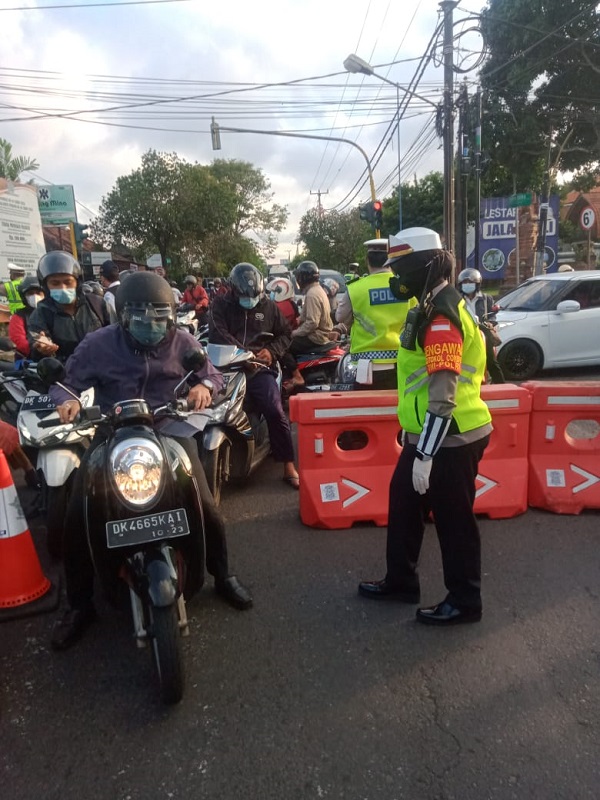 Tekan Mobilitas Masyarakat, Sebanyak 121 Orang Diminta Putar Balik Saat Hendak Masuk Kota Denpasar di Masa PPKM Darurat