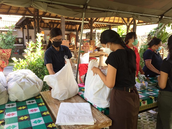 Gerakan Pramuka Peduli Kwarcab Denpasar Terjunkan Relawan Dukung Dapur Umum Kota Denpasar