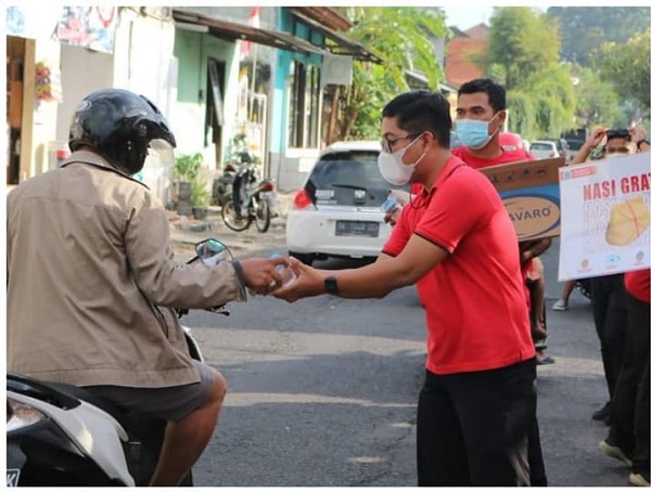 Sambut HUT Kemerdekaan RI ke-76, Kelurahan Dangin Puri Gelar Aksi Berbagi