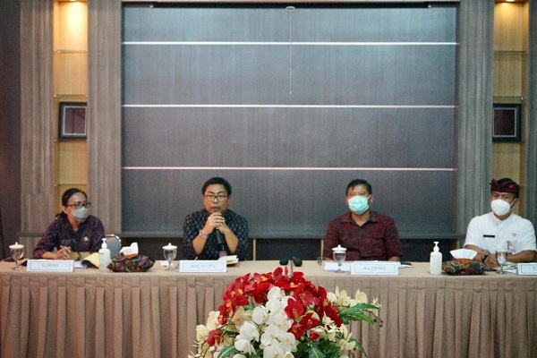 Wawali Arya Wibawa, Ajak Bersama sama Menangani Masalah Sampah dan Percepat Vaksinasi