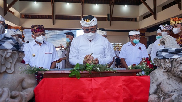 Walikota Jaya Negara Hadiri Puncak Karya di Banjar Kedaton Kesiman