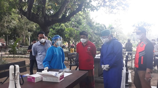 Pemkot Gelar Rapid Test Antigen Acak di Lapangan Puputan I Gusti Ngurah Made Agung.