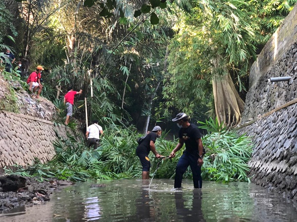 Gugah Kepedulian Masyarakat, Tiga Banjar Gelar Aksi Kebersihan Sungai