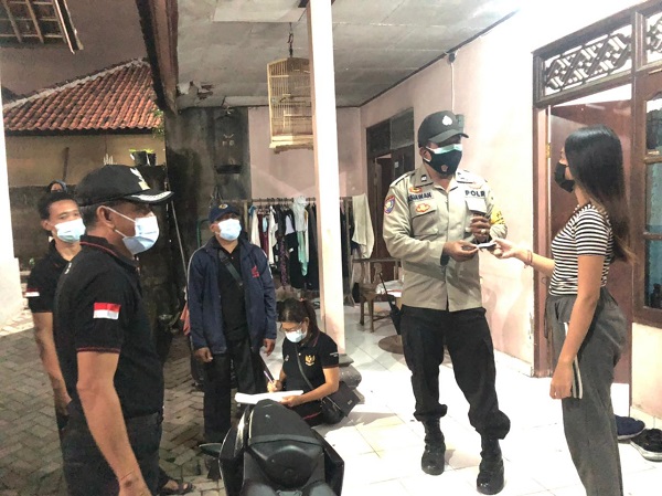 Desa Peguyangan Kaja Laksanakan Penertiban dan Pendataan Penduduk Non Permanen Selalu Ingatkan Warga Patuhi Prokes 