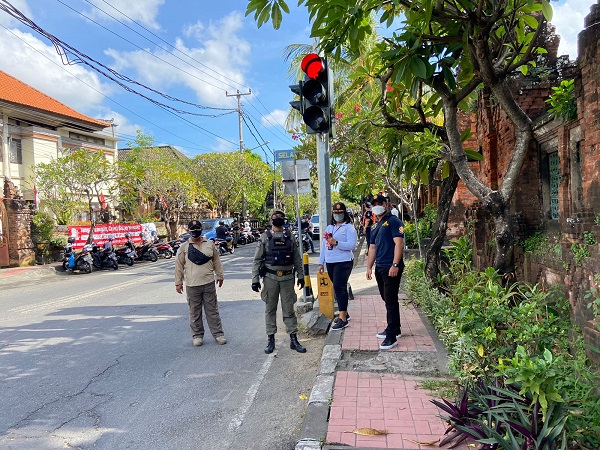 Tim Yustisi Denpasar Jaring 7 Orang Pelanggar Prokes di TL Supratman