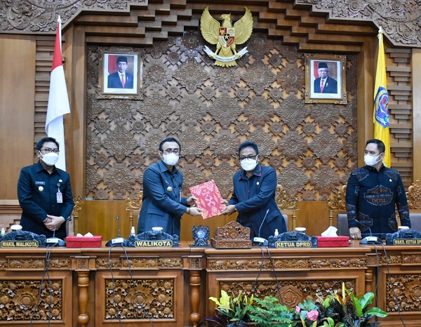 Walikota Jaya Negara Sampaikan 3 Usulan Ranperda, DPRD Kota Denpasar Usulkan 1 Ranperda Inisiatif