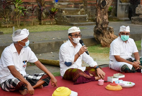 Jaya Negara Canangkan 100 Persen Vaksinasi dan Isoman Terpusat Berbasis Desa Adat di Desa Adat Penatih