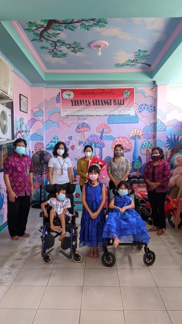 Bersama Perumda Tirta Sewakadarma K3S Denpasar Serahkan Bantuan Sembako di Yayasan Sayangi Bali