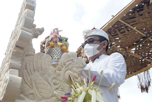 Walikota Jaya Negara Mendem Pedagingan Karya Mecaru Rsi Gana Sekolah Sushrusa