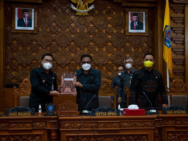 Seluruh Fraksi Setujui Penetapan APBD Kota Denpasar Tahun 2022.