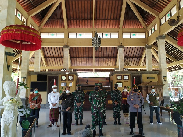 Panglima TNI dan Kapolri Apresiasi Pelaksanaan Isoter di Denpasar. Jaya Negara Dampingi Tinjau Isoter di Denpasar