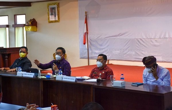 Wawali Arya Wibawa Pimpin Sosialisasi Penataan Pantai Sanur