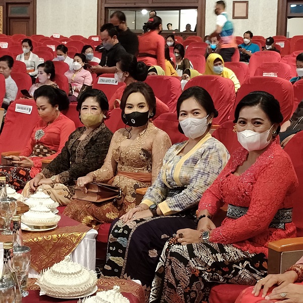 Ketua GOW Denpasar Hadiri Puncak Peringatan HUT BKOW Provinsi Bali ke-59