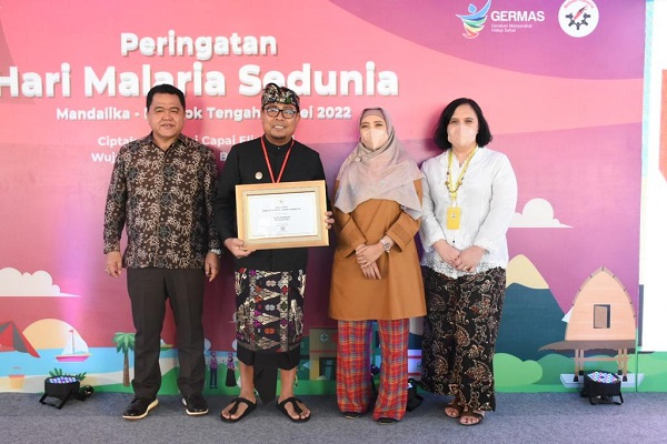 Hadiri Puncak Peringatan HMS Di Mandalika NTB Wawali Arya Wibawa Terima Penghargaan Sertifikat Bebas Frambusia