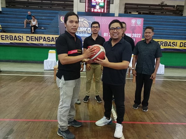 Wawali Arya Wibawa Buka Kejurkot Bola Basket KU 15