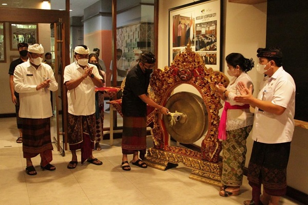 Gencarkan Digitalisasi Aksara Bali Walikota Jaya Negara Buka Bulan Bahasa Bali Kota Denpasar