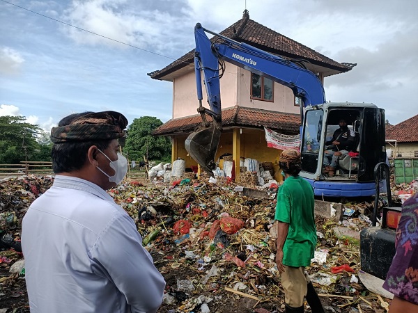 Pengangkutan Sampah di TPSS Eks Pasar Loak Terus Dioptimalkan