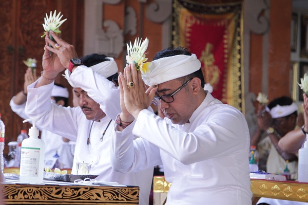 Jaya Negara Hadiri Karya Ngeratep, Pasupati, Melaspas dan Padudusan Alit Ida Ratu Made Sakti Banjar Adat Ceramcam Kesiman 