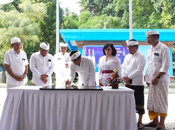 Walikota Jaya Negara Resmikan Kanal Air Baku Perumda Tirta Sewakadarma Denpasar