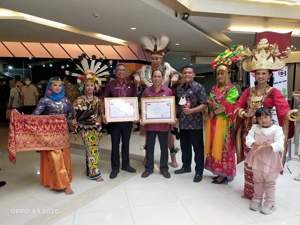Sanur Kauh dan Kesiman Kertalangu Raih Penghargaan Desa Zero Waste dari Kemendagri 