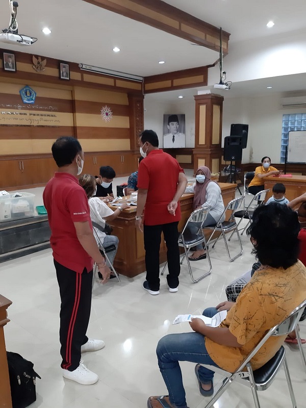 Percepatan Vaksinasi Booster di Desa Dauh Puri Kaja