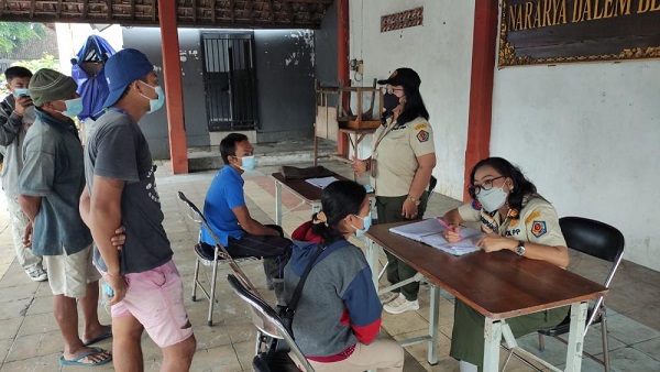 Tim Yustisi Denpasar Masih Temukan Pelanggar Prokes, Jaring 20 Orang.