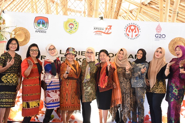 Ketua DWP Kota Denpasar Ikuti Ladies Program Raker KOMWIL IV APEKSI Ke 17 Tahun 2022 