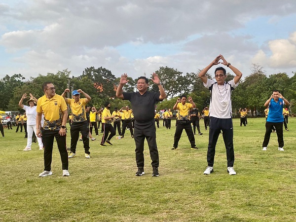 Sekda Alit Wiradana Ikuti Olahraga Bersama Polresta Denpasar Serangkaian Peringatan Hari Bhayangkara ke-76 