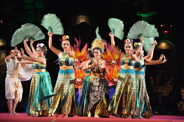 Tampilkan Fragmentari Amertaning Wimala Bhuana, Kolaborasi Tiga Barungan Gong Kebyar Denpasar Tampil Memukau di PKB XLIV