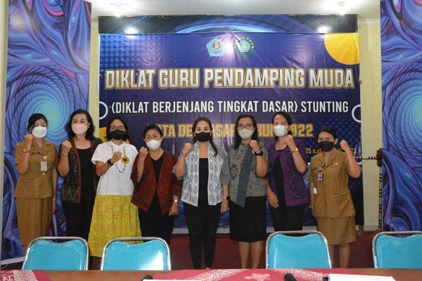 Ny. Ayu Kristi Arya Wibawa Hadiri Diklat Guru Pendamping Muda