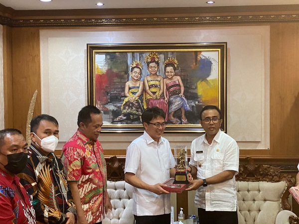 Bahas Pengembangan Pariwisata dan Pengolahan Sampah, Walikota Manado Kunjungi Denpasar