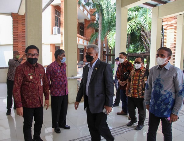 Wawali Arya Wibawa Terima Kunjungan Spesifik Komisi II DPR RI