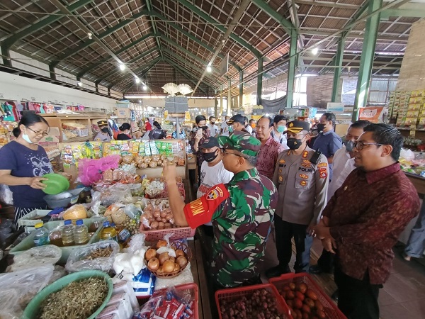 Antisipasi Kelangkaan Minyak Goreng Curah Forkopimda Denpasar Gelar Pengecekan ke Distributor Hingga Pasar