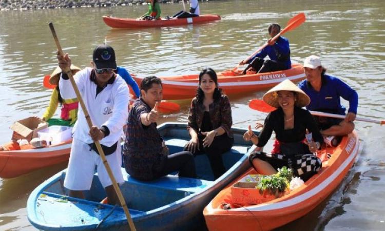 Taman Pancing Pemogan Jadi Pasar Terapung