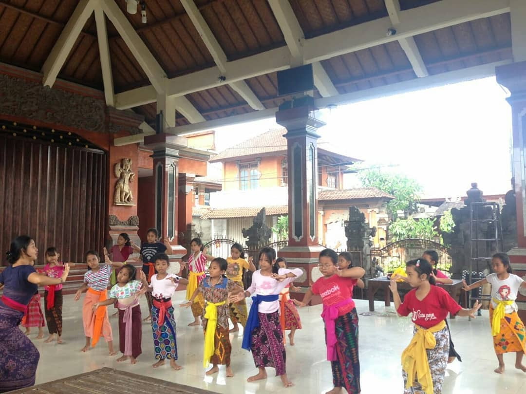 Aktivitas tari di sanggar tari mudra cruti