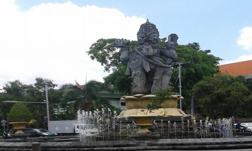Indahnya Patung Catur Muka Denpasar