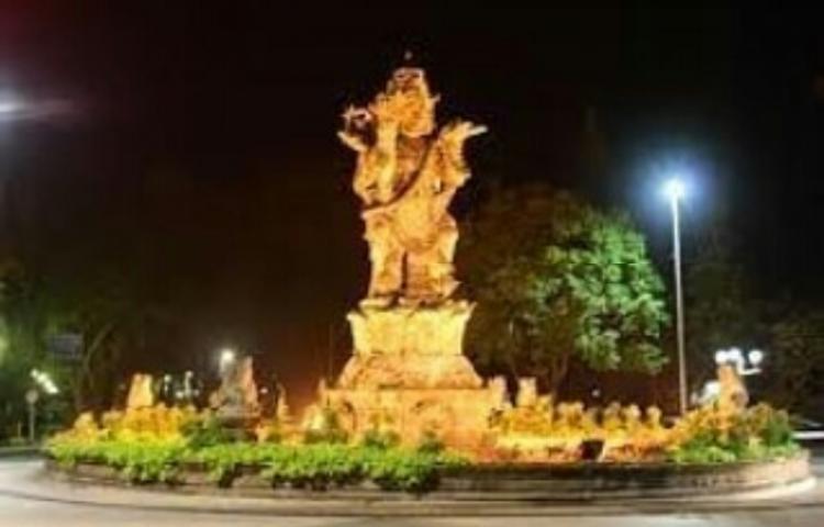Patung Catur Muka