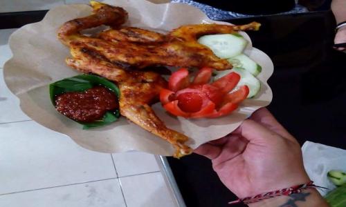 Warung ABE Sajikan Menu Ayam Taliwang Rasa Madu
