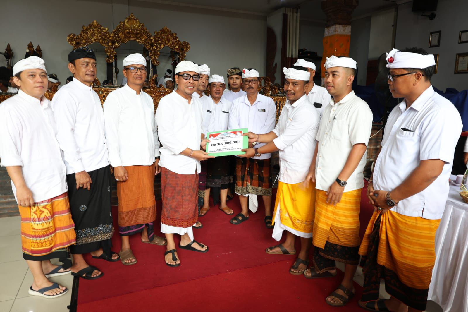 Wawali Arya Wibawa Hadiri Karya Mamungkah dan Ngenteg Linggih di Banjar Binoh Kelod.