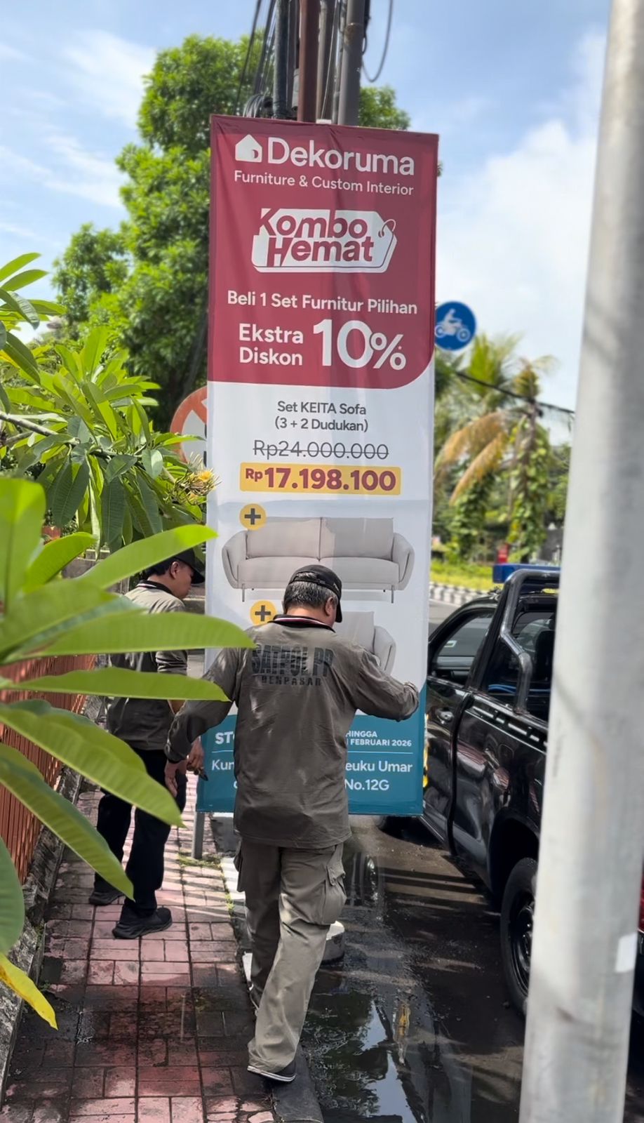 Satpol PP Kota Denpasar Tertibkan Media Promosi di Fasilitas Umum. 