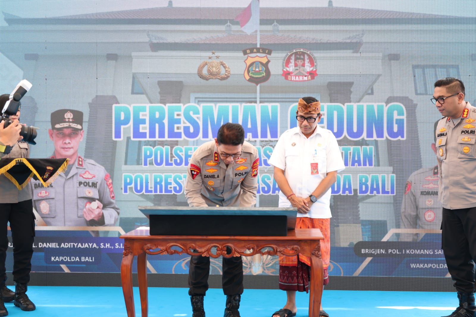 Dukung Polri Presisi, Pemkot Denpasar Serahkan Gedung Baru Polsek Densel