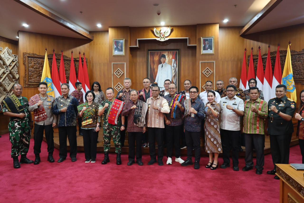 Wawali Kota Denpasar Arya Wibawa Dampingi Gubernur Bali Wayan Koster Terima Kunker Wagub NTT Johni Asadoma  Bahas Berbagai Isu Strategis, Dan Upaya Mempererat Kerjasama Antardaerah 