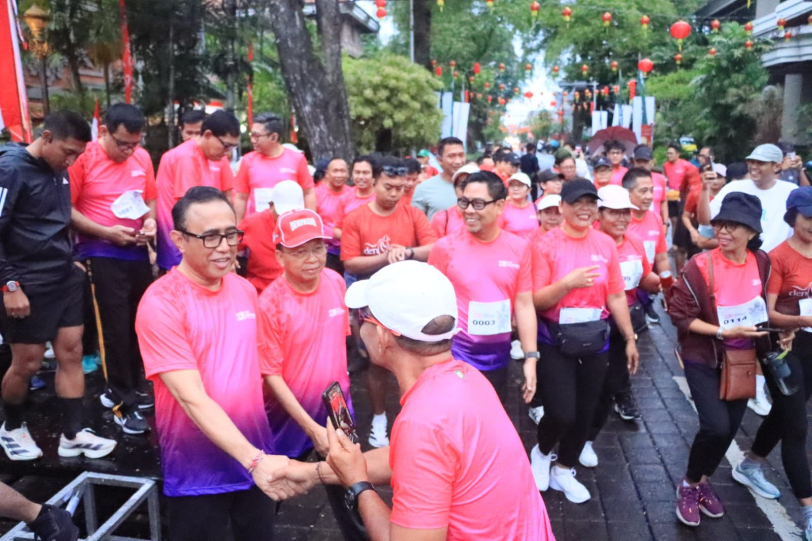 Walikota Jaya Negara Dampingi Gubernur Koster Lepas Denpasar Run In Love  Ribuan Peserta Semarakkan HUT ke-238 Kota Denpasar