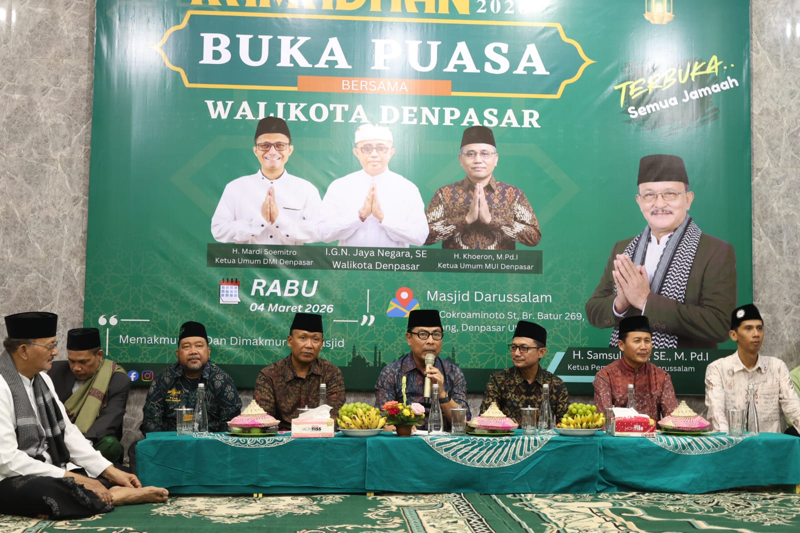 Wawali Arya Wibawa Hadiri Buka Puasa Bersama di Masjid Darussalam Kelurahan Ubung. 