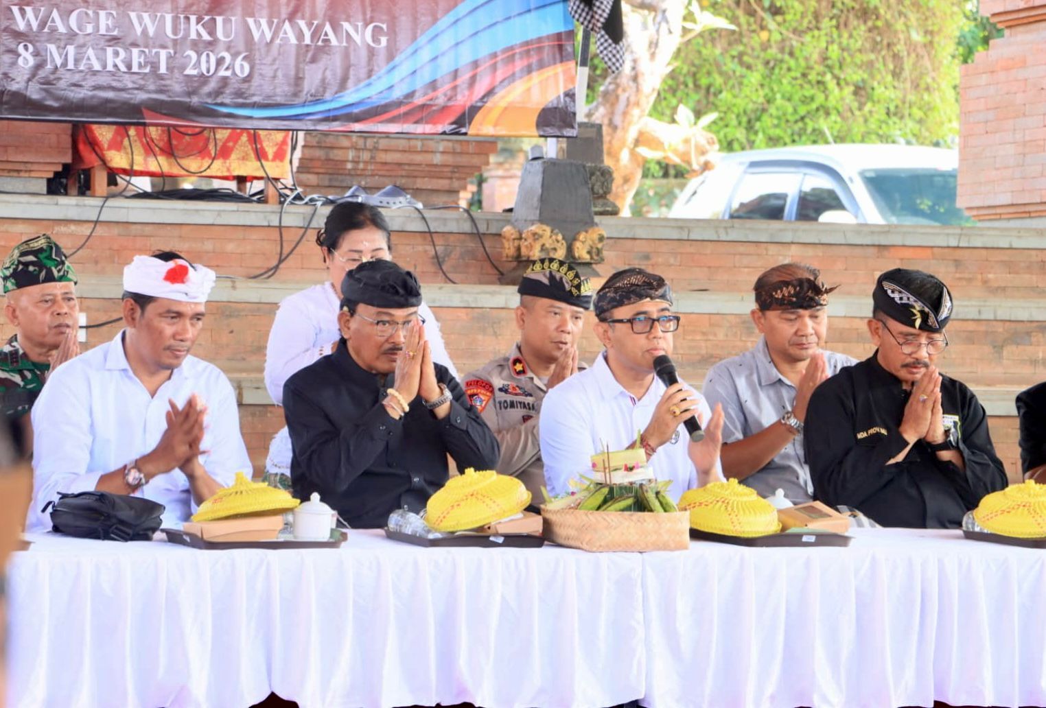 Pesangkepan Agung Pecalang Kesiman Walikota Jaya Negara Tekankan Penguatan Kasukertan Krama