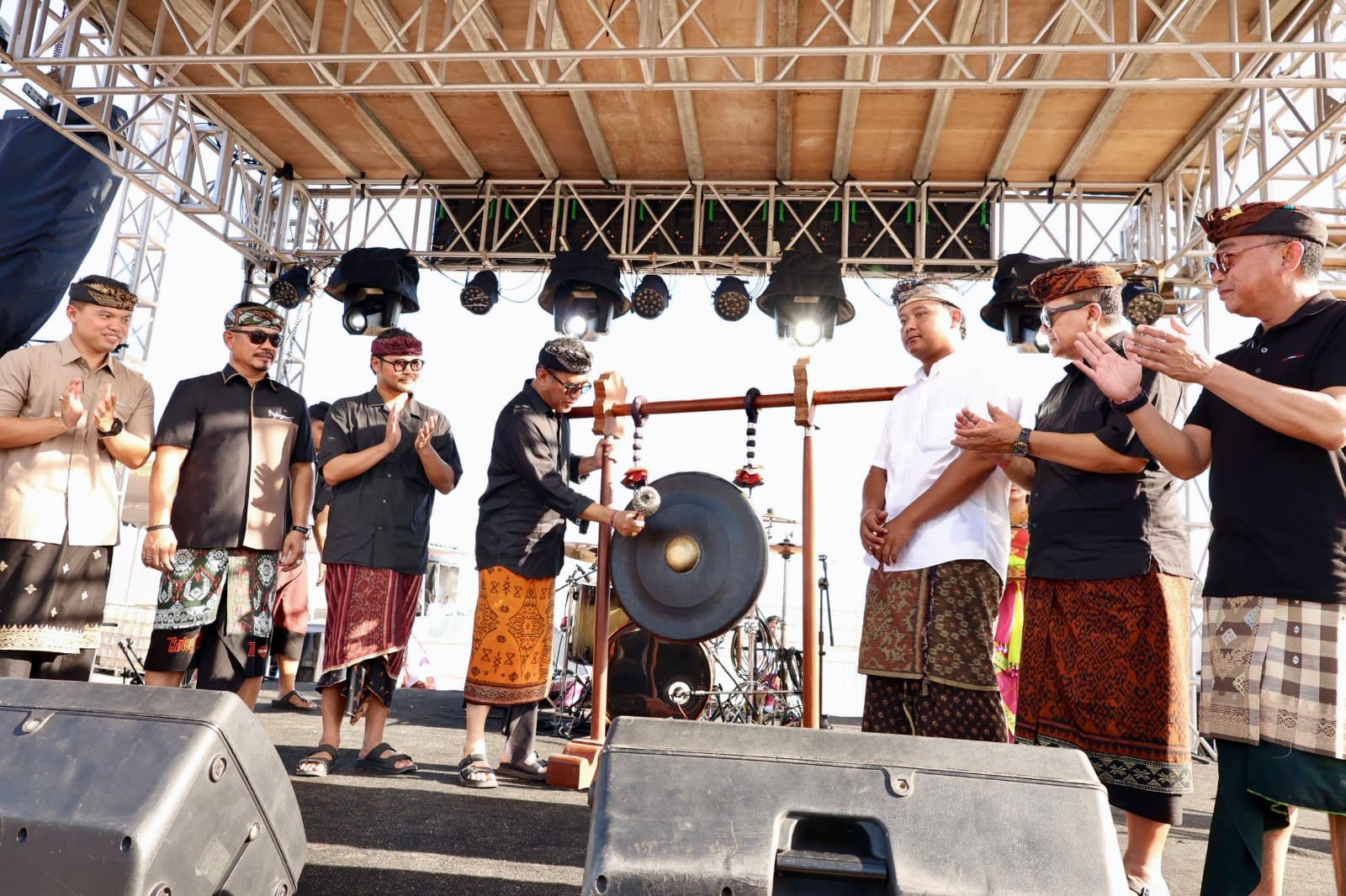 Walikota Jaya Negara Buka Festival Ogoh-ogoh Sanur Metangi
