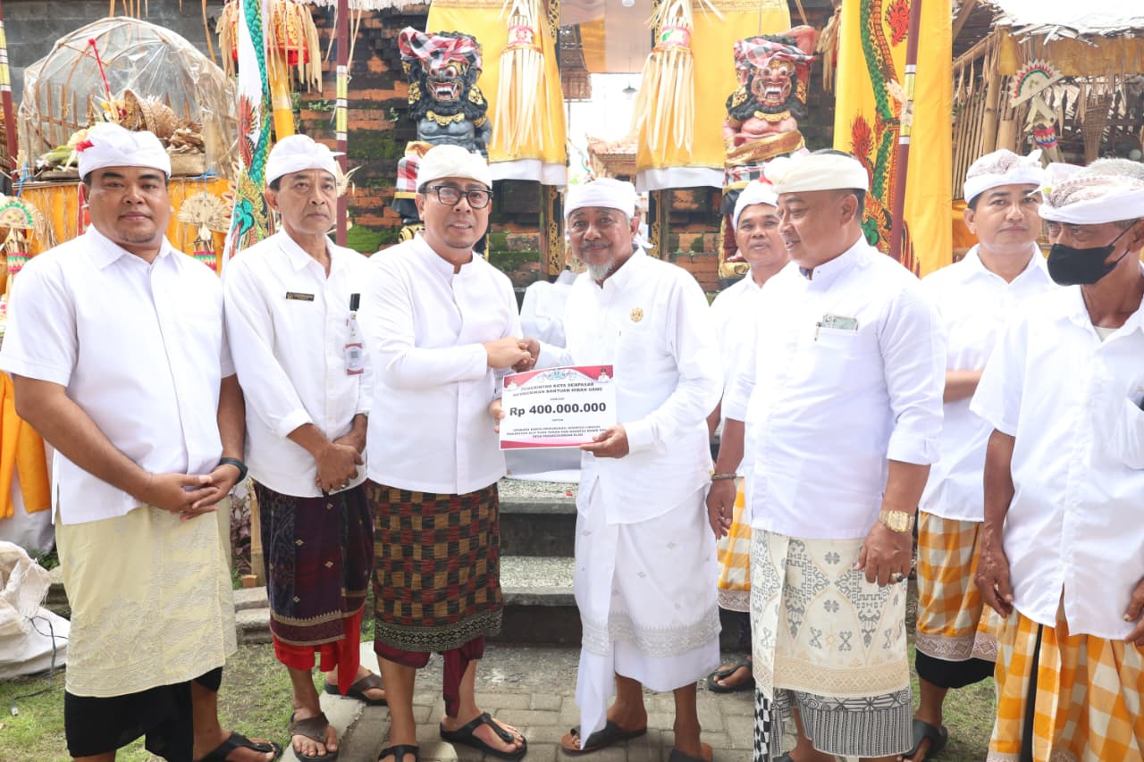 Wawali Arya Wibawa Hadiri Karya Mamungkah di Pura Taman Sari, Bendesa Manik Mas, Padangsambian Klod