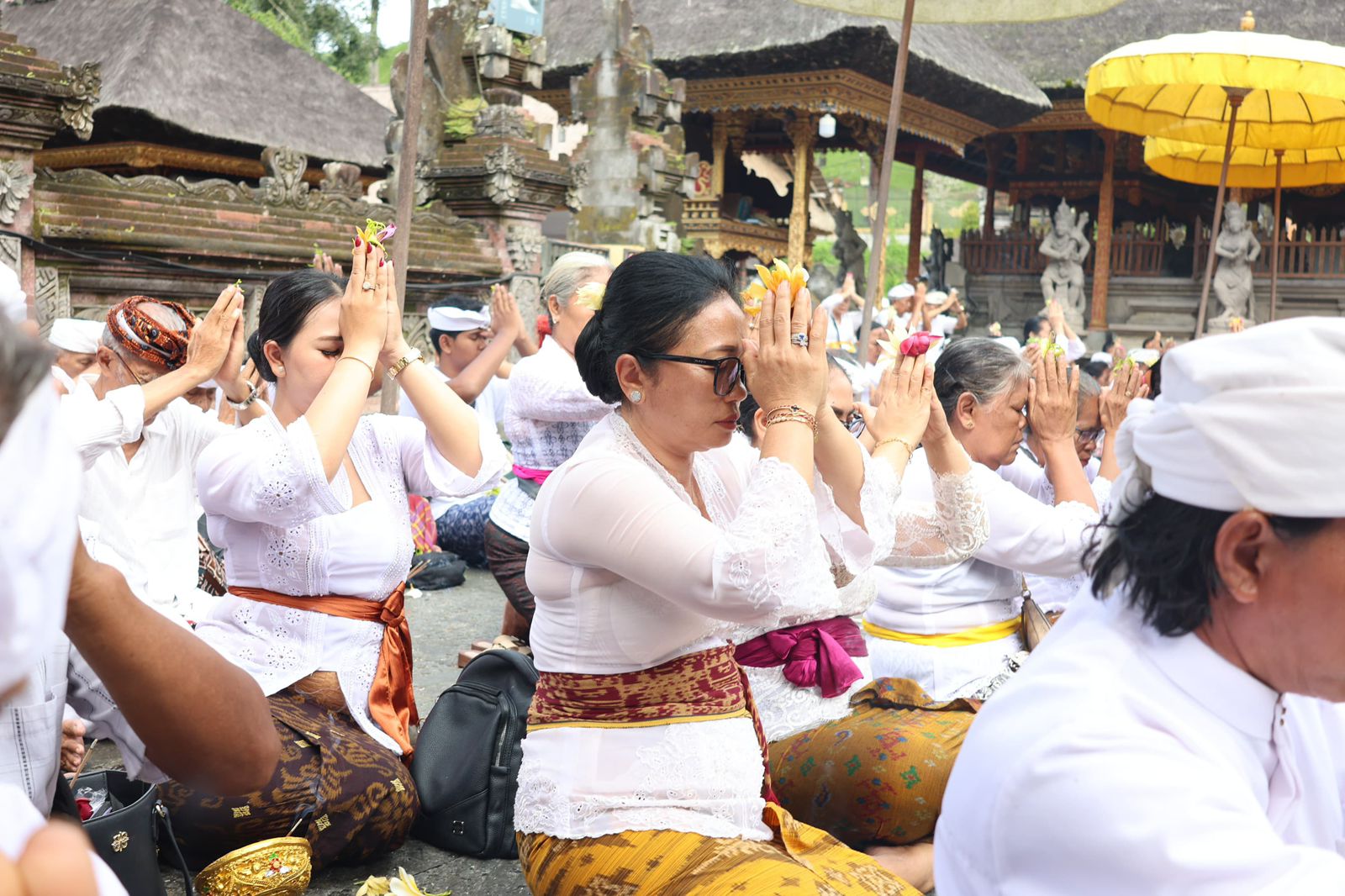 TP. PKK Kota Denpasar Kembali Ajak Ratusan Lansia Tirta Yatra ke Pura Tirta Empul, Kali Ini Perwakilan Kecamatan Dentim dan Denbar. 