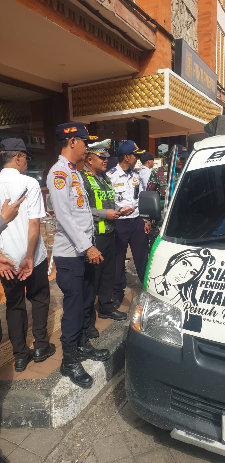 Dishub Denpasar Tertibkan Pelanggaran Lalu Lintas di Jalan Kamboja dan Gajah Mada